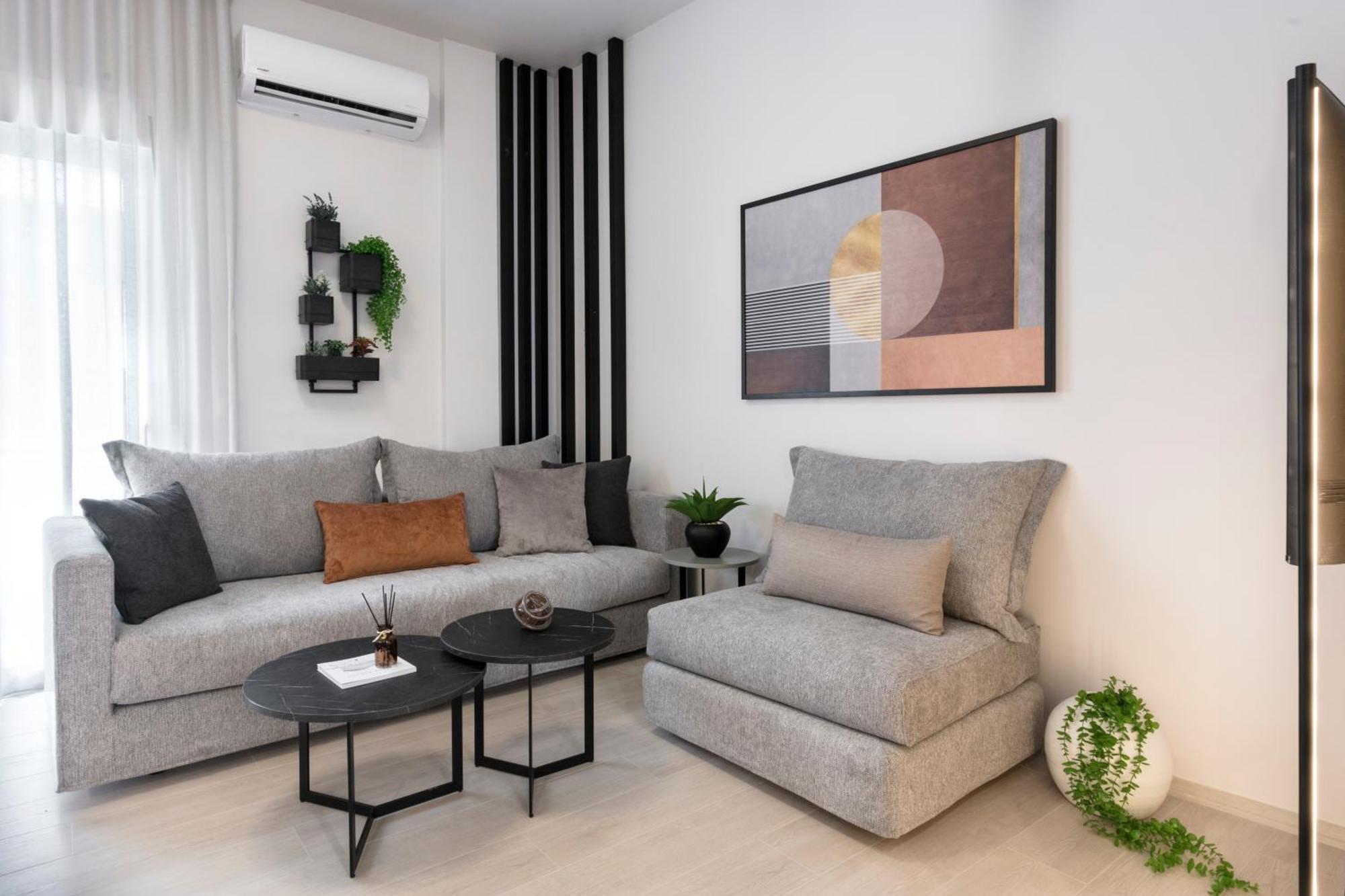 Athenian Modern & Luxury Apartmán *