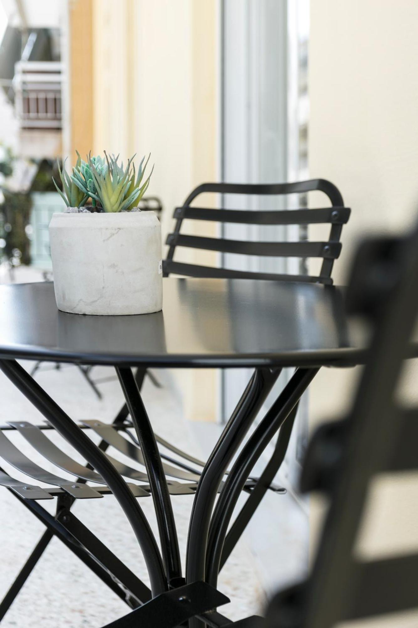 Athenian Modern & Luxury Apartment