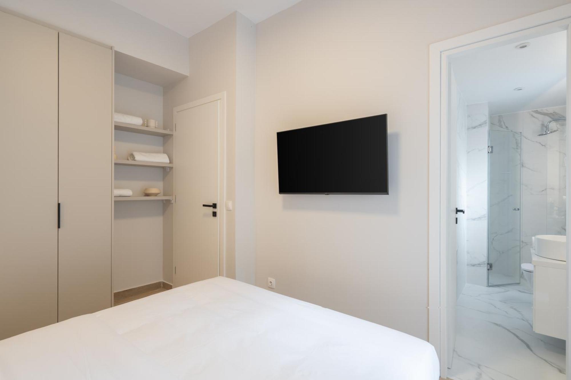 Athenian Modern & Luxury *